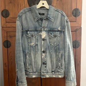 Able women’s denim Merly Jacket. Worn once. Flattering cut.